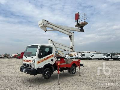 NISSAN CABSTAR 35.12 2015 Palfinger PA200 AXE 20 m on - Camión con plataforma elevadora: foto 1 NISSAN CABSTAR 35.12 2015 Palfinger PA200 AXE 20 m on - Camión con plataforma elevadora: foto 1