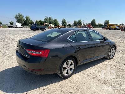 SKODA SUPERB - Coche: foto 3 SKODA SUPERB - Coche: foto 3