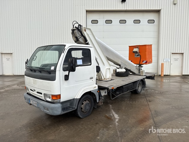 2001 Nissan Cabstar 2001 Multitel 220 ALI AF 20 m o ... Bucket Truck - Camión con plataforma elevadora: foto 1 2001 Nissan Cabstar 2001 Multitel 220 ALI AF 20 m o ... Bucket Truck - Camión con plataforma elevadora: foto 1