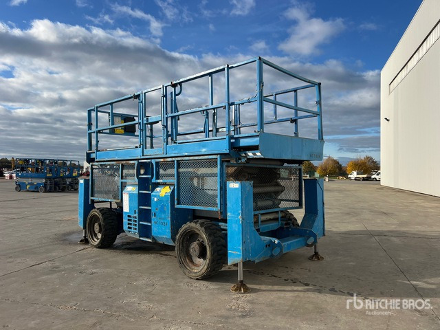 2007 Genie GS4390 4x4 Nacelle Ciseaux Diesel Scissor Lift - Plataforma de tijeras: foto 3 2007 Genie GS4390 4x4 Nacelle Ciseaux Diesel Scissor Lift - Plataforma de tijeras: foto 3