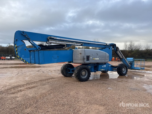 2010 Genie Z-135 4WD Diesel Articulating Boom Lift - Plataforma articulada: foto 1 2010 Genie Z-135 4WD Diesel Articulating Boom Lift - Plataforma articulada: foto 1