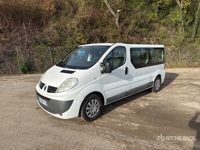 2013 Renault Trafic Minibus Minivan - Furgoneta de pasajeros: foto 1 2013 Renault Trafic Minibus Minivan - Furgoneta de pasajeros: foto 1