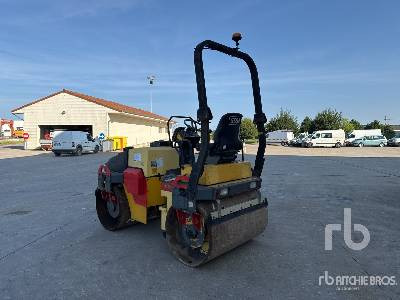DYNAPAC CC142 Compacteur Vibrant Tandem - Apisonadora de asfalto: foto 2 DYNAPAC CC142 Compacteur Vibrant Tandem - Apisonadora de asfalto: foto 2