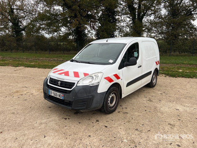 2017 Peugeot Partner Vehicule Utilitaire Cargo Van - Furgoneta: foto 1 2017 Peugeot Partner Vehicule Utilitaire Cargo Van - Furgoneta: foto 1