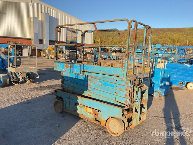2011 Genie GS3246 2011 Genie GS3246 Scissor Lift Scissor Lift - Plataforma de tijeras: foto 3 2011 Genie GS3246 2011 Genie GS3246 Scissor Lift Scissor Lift - Plataforma de tijeras: foto 3