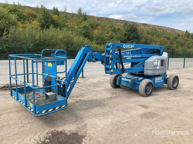 2011 Genie Z45/28 2WD Hybrid Articulating Boom Lift - Plataforma articulada: foto 1 2011 Genie Z45/28 2WD Hybrid Articulating Boom Lift - Plataforma articulada: foto 1