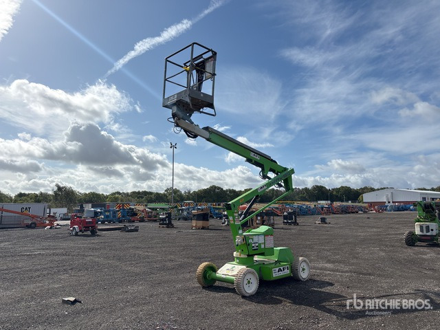 Plataforma articulada 2013 Nifty-Lift HR12NDE 2WD Hybrid Articulating Boom Lift: foto 1