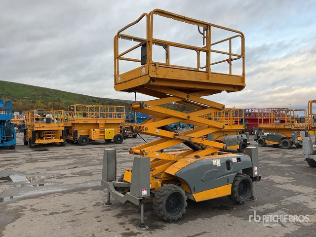 2014 Haulotte Compact 10DX 4x4 Diesel Scissor Lift - Plataforma de tijeras: foto 2 2014 Haulotte Compact 10DX 4x4 Diesel Scissor Lift - Plataforma de tijeras: foto 2