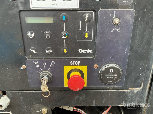 2015 Genie GS-5390 4x4 Diesel Scissor Lift - Plataforma de tijeras: foto 5 2015 Genie GS-5390 4x4 Diesel Scissor Lift - Plataforma de tijeras: foto 5