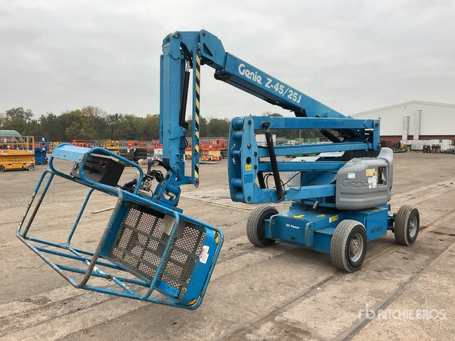 2015 Genie Z45/25J 2015 Genie Z45/25 Articulating Boom Lift Articulating Boom Lift - Plataforma articulada: foto 2 2015 Genie Z45/25J 2015 Genie Z45/25 Articulating Boom Lift Articulating Boom Lift - Plataforma articulada: foto 2