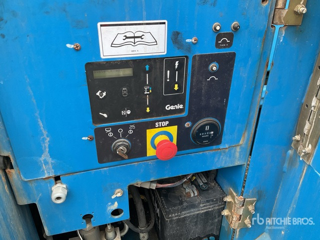 2016 Genie GS5390 4x4 Diesel Scissor Lift - Plataforma de tijeras: foto 5 2016 Genie GS5390 4x4 Diesel Scissor Lift - Plataforma de tijeras: foto 5