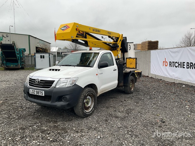2018 Toyota Hilux 2018 Versalift LAT-38-135-H on 2018 Toyota Hilux 4x4 Bucket Truck Bucket Truck - Camión con plataforma elevadora: foto 4 2018 Toyota Hilux 2018 Versalift LAT-38-135-H on 2018 Toyota Hilux 4x4 Bucket Truck Bucket Truck - Camión con plataforma elevadora: foto 4