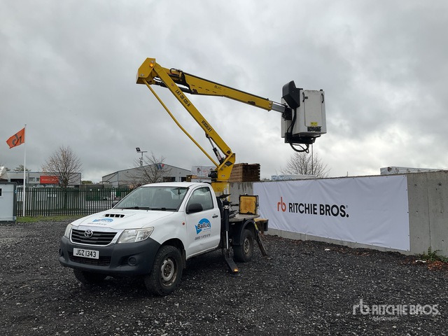 2018 Toyota Hilux 2018 Versalift LAT-38-135-H on 2018 Toyota Hilux 4x4 Bucket Truck Bucket Truck - Camión con plataforma elevadora: foto 1 2018 Toyota Hilux 2018 Versalift LAT-38-135-H on 2018 Toyota Hilux 4x4 Bucket Truck Bucket Truck - Camión con plataforma elevadora: foto 1