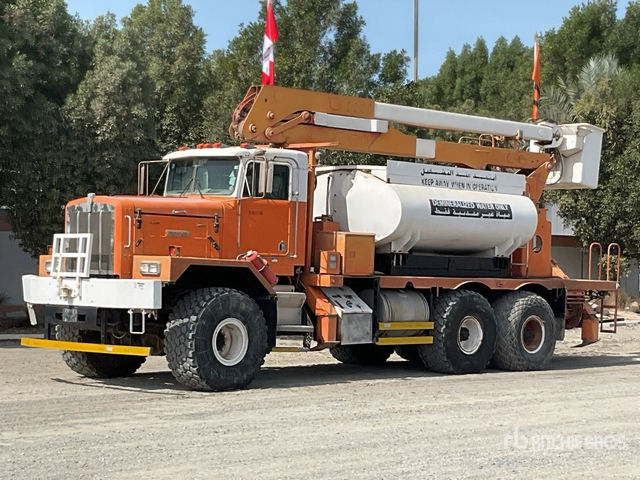 1995 Kenworth C500B 6x6 w/ Water Tank Bucket Truck - Camión con plataforma elevadora: foto 1 1995 Kenworth C500B 6x6 w/ Water Tank Bucket Truck - Camión con plataforma elevadora: foto 1
