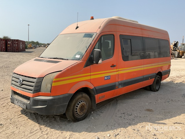 2014 Volkswagen Crafter 4x2 18-Seat Mini (Inoperable) Bus - Minibús, Furgoneta de pasajeros: foto 1 2014 Volkswagen Crafter 4x2 18-Seat Mini (Inoperable) Bus - Minibús, Furgoneta de pasajeros: foto 1