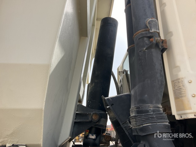 2015 JAC HFC3314KR1 8x4 Twin-Steer Tri/A Dump Truck - Camión volquete: foto 5 2015 JAC HFC3314KR1 8x4 Twin-Steer Tri/A Dump Truck - Camión volquete: foto 5