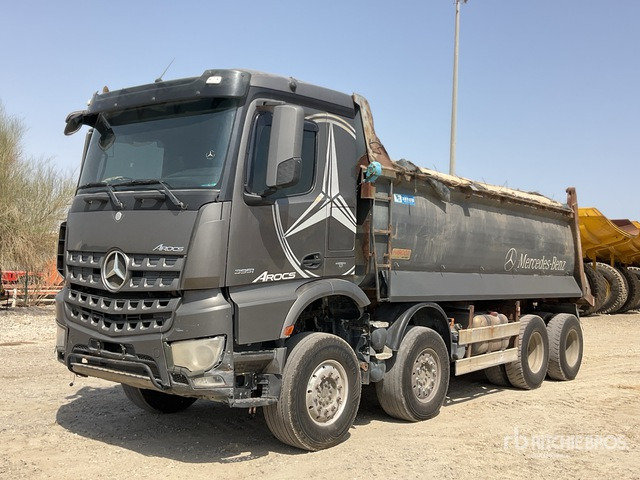 2017 Mercedes Benz AROCS 3951 8x4 Twin-Steer Tri/A Dump Truck - Camión volquete: foto 2 2017 Mercedes Benz AROCS 3951 8x4 Twin-Steer Tri/A Dump Truck - Camión volquete: foto 2