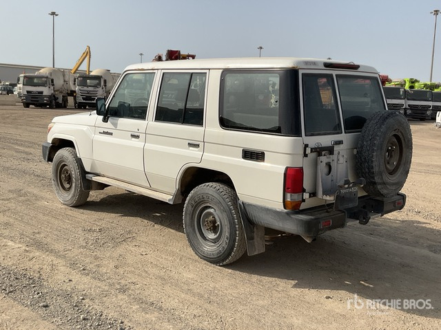 2018 Toyota Land Cruiser 76L 4x4 SUV - SUV/ Todoterreno: foto 3 2018 Toyota Land Cruiser 76L 4x4 SUV - SUV/ Todoterreno: foto 3