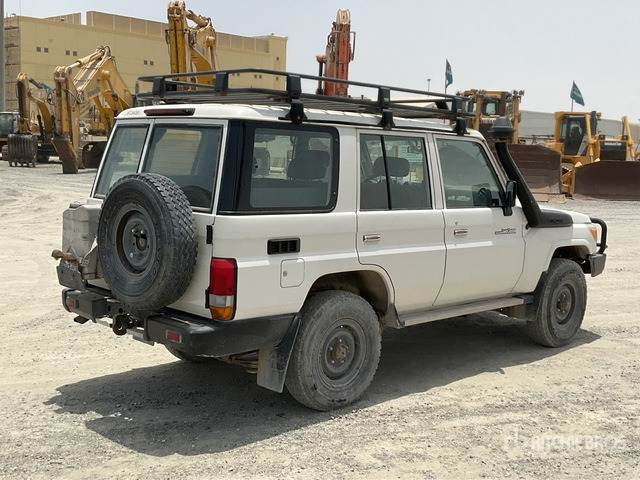 2018 Toyota Land Cruiser 76L 4x4 SUV - SUV/ Todoterreno: foto 3 2018 Toyota Land Cruiser 76L 4x4 SUV - SUV/ Todoterreno: foto 3