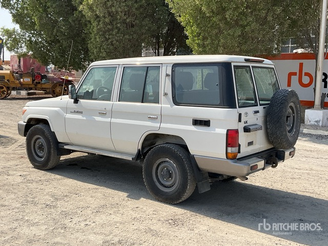 2018 Toyota Land Cruiser LX 76L 4x4 SUV - SUV/ Todoterreno: foto 4 2018 Toyota Land Cruiser LX 76L 4x4 SUV - SUV/ Todoterreno: foto 4