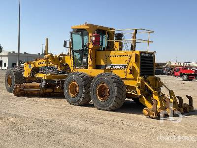 KOMATSU GD825A-2 - Grader: foto 2 KOMATSU GD825A-2 - Grader: foto 2