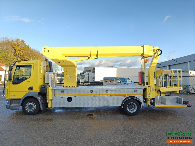 Camión DAF LF 180 FA 4x2 Dagcab Euro6A - T225 Ruthman - Hoogwerker- 101.534km - 04/2026 APK: foto 10 Camión DAF LF 180 FA 4x2 Dagcab Euro6A - T225 Ruthman - Hoogwerker- 101.534km - 04/2026 APK: foto 10