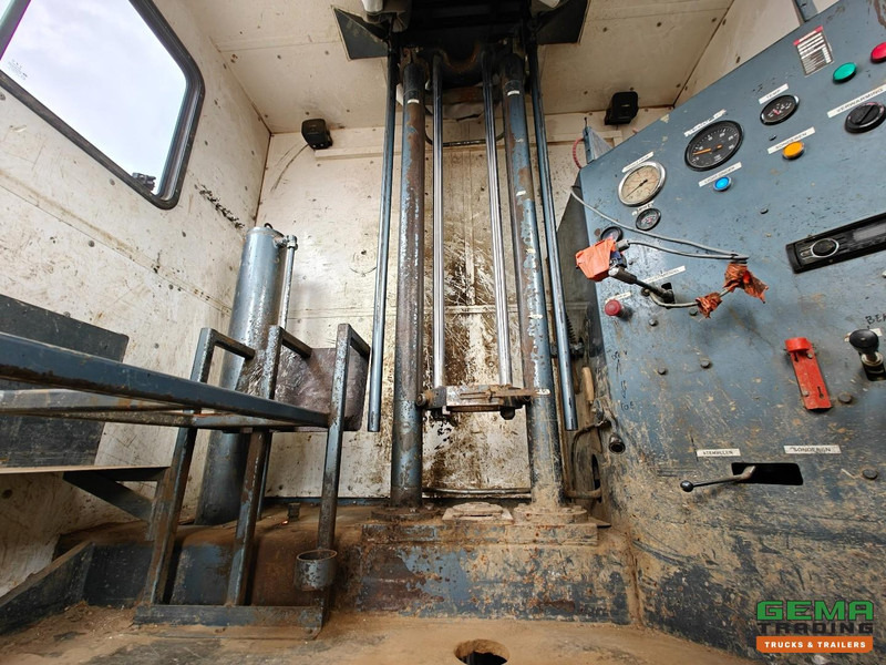 Camión Mercedes-Benz Unimog 1300L 4x4 Handgeschakeld - GeslotenBak - PTO - Hydr. steunpoten - Webasto - SondeerWagen: foto 9 Camión Mercedes-Benz Unimog 1300L 4x4 Handgeschakeld - GeslotenBak - PTO - Hydr. steunpoten - Webasto - SondeerWagen: foto 9