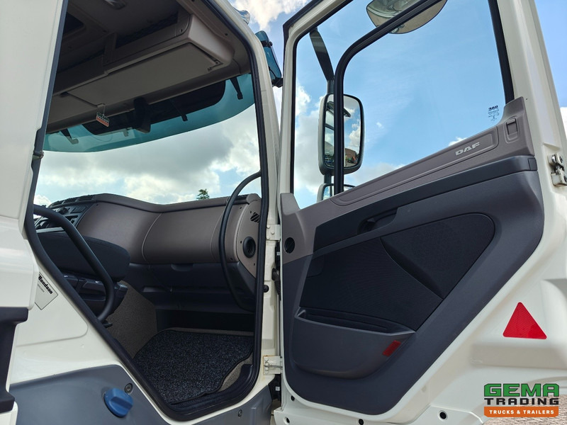 Leasing de DAF CF 430 FAX 8x2/6 Dagcabine Euro6D - Machine Transporter + 2assige Aanhanger - Hydraulische Rampen - Afneembare 10.000L WaterTank - 20.000km! Origineel DAF CF 430 FAX 8x2/6 Dagcabine Euro6D - Machine Transporter + 2assige Aanhanger - Hydraulische Rampen - Afneembare 10.000L WaterTank - 20.000km! Origineel: foto 15