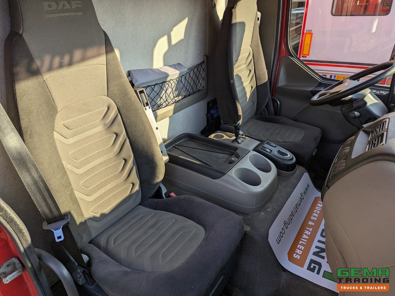 Foto del interior 3: Camión caja cerrada DAF FA LF45.210 4x2 Dagcab Euro5 EEV - GeslotenBak 6.6M - Zijdeuren - Weegsysteem - Laadklep 1500KG
