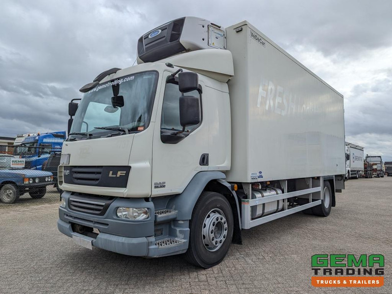 DAF FA LF55.300 4x2 Sleepcab 18T Euro5 Koel-VriesBak 6.45m + Carrier Supra 750 - Laadklep 1500KG (V781) - Camión isotérmico: foto 1 DAF FA LF55.300 4x2 Sleepcab 18T Euro5 Koel-VriesBak 6.45m + Carrier Supra 750 - Laadklep 1500KG (V781) - Camión isotérmico: foto 1