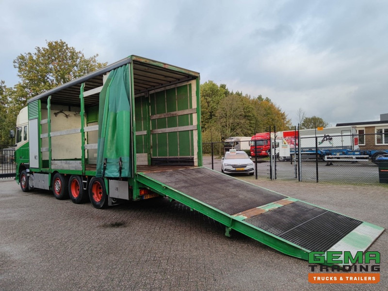 DAF FAK XF95.430 8x2 SuperSpaceCab Euro3 - CurtainSider 7.31m + Ramp 16T - MachineTransporter - 6 Persons (V558) - Camión portavehículos: foto 2 DAF FAK XF95.430 8x2 SuperSpaceCab Euro3 - CurtainSider 7.31m + Ramp 16T - MachineTransporter - 6 Persons (V558) - Camión portavehículos: foto 2