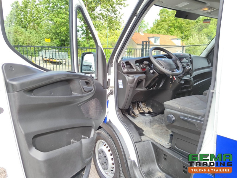 Foto del interior 1: Furgón Iveco Daily 35S12 Euro6 Bestelbus L2 H2 - Handgeschakeld - Airco (A116)