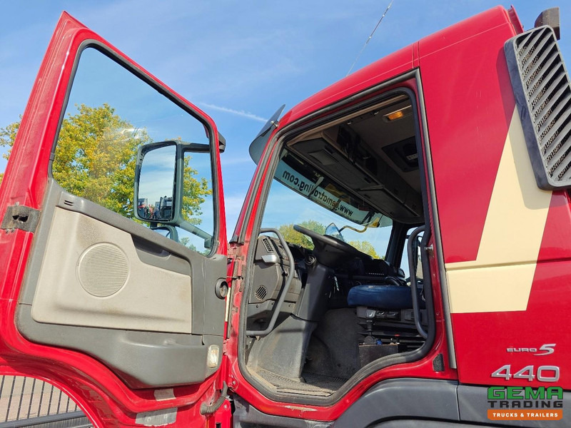 Camión volquete Terberg FM2000-T 8x8/6 Dagcab Euro5 - Kipper 20m³ - Milieu Kleppen - NaafReductie- LuchtGeveerd - 07/2026 APK: foto 12