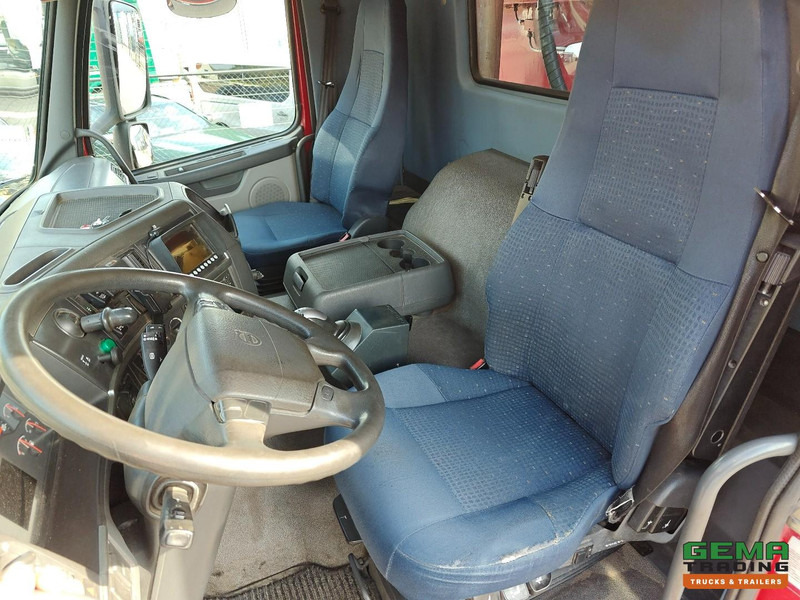 Camión volquete Terberg FM2000-T 8x8/6 Dagcab Euro5 - Kipper 20m³ - Milieu Kleppen - NaafReductie- LuchtGeveerd - 07/2026 APK: foto 14