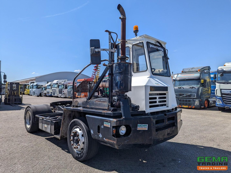 Terberg YT17 MOTOR DEFECT - MMBS Kenteken - Tractor industrial: foto 2 Terberg YT17 MOTOR DEFECT - MMBS Kenteken - Tractor industrial: foto 2