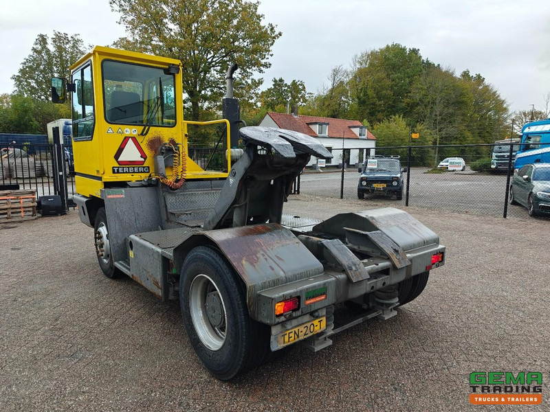 Terberg YT180 Schotel 25T - Naafreductie - Cummins - Landbouw Kenteken 40km/h - Tractor industrial: foto 4 Terberg YT180 Schotel 25T - Naafreductie - Cummins - Landbouw Kenteken 40km/h - Tractor industrial: foto 4