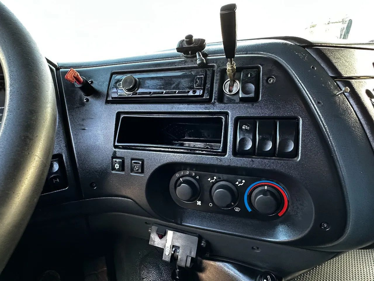 Cabeza tractora DAF XF 95.380 4X2 Tractor-unit Spring/Air ZF Manual DAF XF 95.380 4X2 Tractor-unit Spring/Air ZF Manual: foto 15