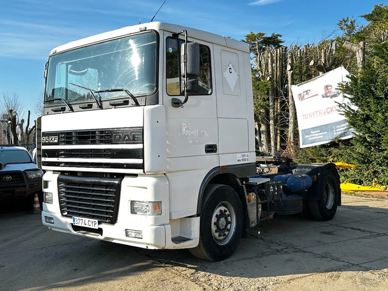 DAF XF 95.380 4X2 Tractor-unit Spring/Air ZF Manual Euro2 PTO - Cabeza tractora: foto 2 DAF XF 95.380 4X2 Tractor-unit Spring/Air ZF Manual Euro2 PTO - Cabeza tractora: foto 2