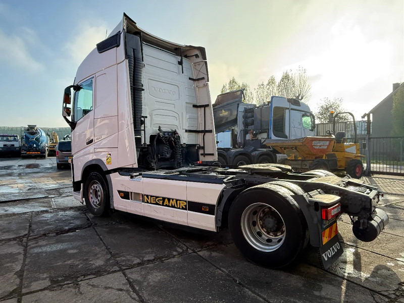 Volvo FH 13.460 4X2 Tractor-unit Spring/Air Retarder PROD2017 HB - Cabeza tractora: foto 3 Volvo FH 13.460 4X2 Tractor-unit Spring/Air Retarder PROD2017 HB - Cabeza tractora: foto 3