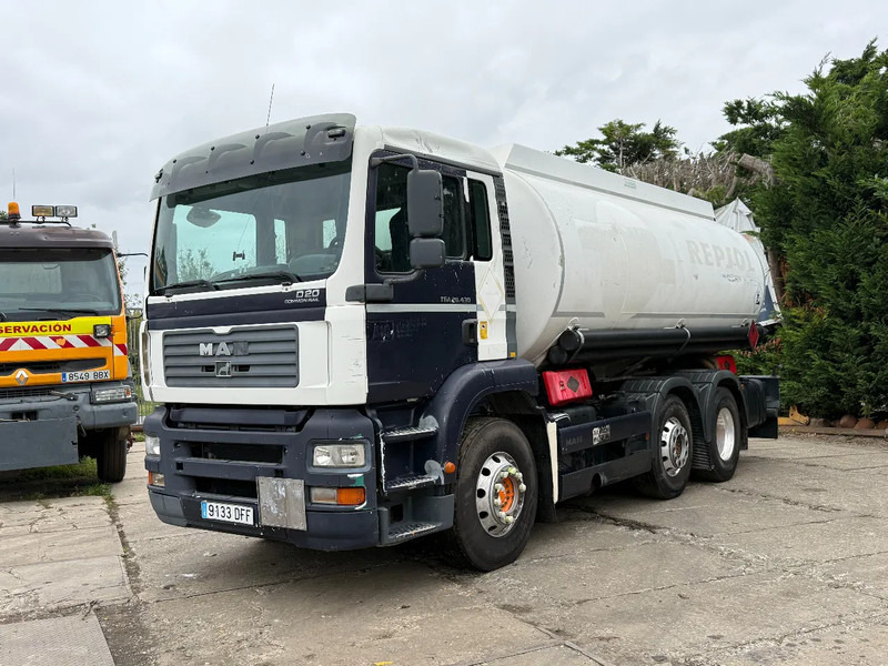 MAN TGA 26.430 6X2 Fuel Tank 21.000L 3 Comp + 2 Pump D20 Engine - Camión cisterna: foto 2 MAN TGA 26.430 6X2 Fuel Tank 21.000L 3 Comp + 2 Pump D20 Engine - Camión cisterna: foto 2