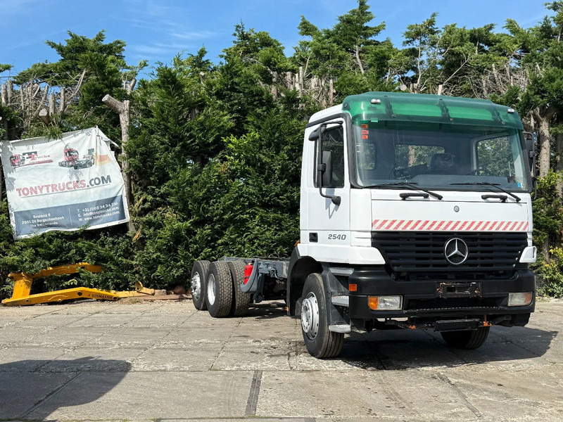 Mercedes-Benz Actros 2540 V6 6X2 Chassis Spring/Air Manual gearbox - Camión chasis: foto 1 Mercedes-Benz Actros 2540 V6 6X2 Chassis Spring/Air Manual gearbox - Camión chasis: foto 1