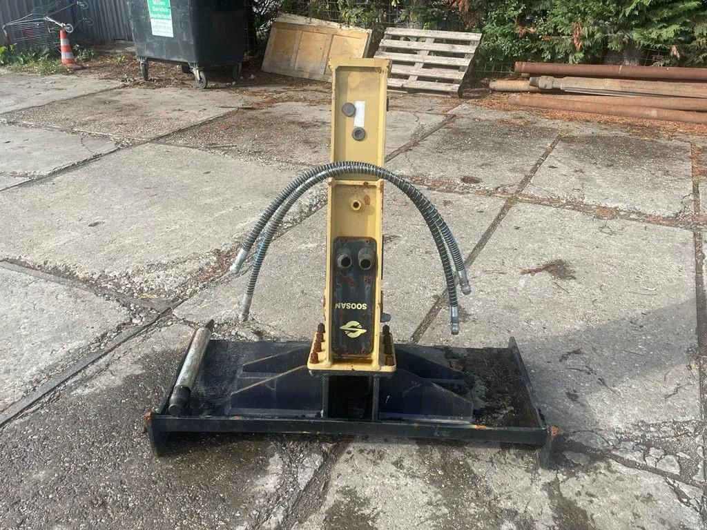 Soosan SB30 Hydraulic Breaker Skid steer Soosan SB30 Hydraulic Breaker Skid steer - Martillo hidráulico para Maquinaria de construcción: foto 3 Soosan SB30 Hydraulic Breaker Skid steer Soosan SB30 Hydraulic Breaker Skid steer - Martillo hidráulico para Maquinaria de construcción: foto 3