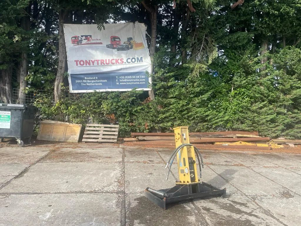 Soosan SB30 Hydraulic Breaker Skid steer Soosan SB30 Hydraulic Breaker Skid steer - Martillo hidráulico para Maquinaria de construcción: foto 1 Soosan SB30 Hydraulic Breaker Skid steer Soosan SB30 Hydraulic Breaker Skid steer - Martillo hidráulico para Maquinaria de construcción: foto 1