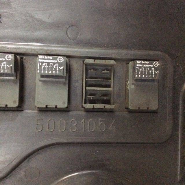 Control panel hood for Jungheinrich ETV 214/216 - Sistema eléctrico para Equipo de manutención: foto 3 Control panel hood for Jungheinrich ETV 214/216 - Sistema eléctrico para Equipo de manutención: foto 3