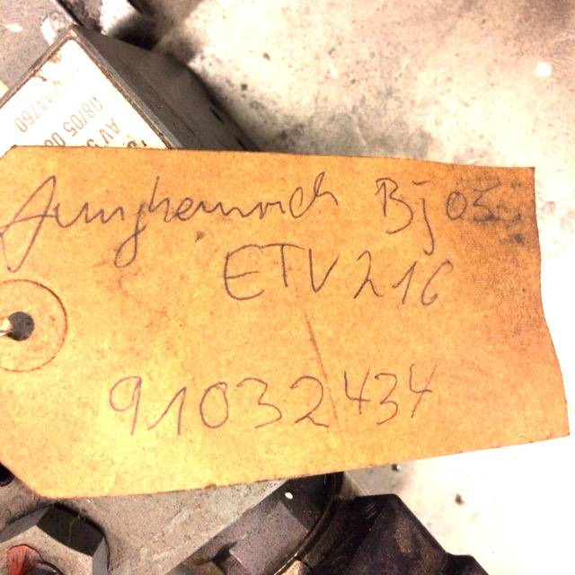 Válvula hidráulica para Equipo de manutención Control valve for Jungheinrich ETV 216: foto 7 Válvula hidráulica para Equipo de manutención Control valve for Jungheinrich ETV 216: foto 7