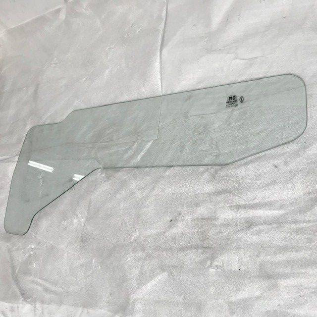 Glass for Komatsu/Fiat - Ventana y piezas para Equipo de manutención: foto 1 Glass for Komatsu/Fiat - Ventana y piezas para Equipo de manutención: foto 1