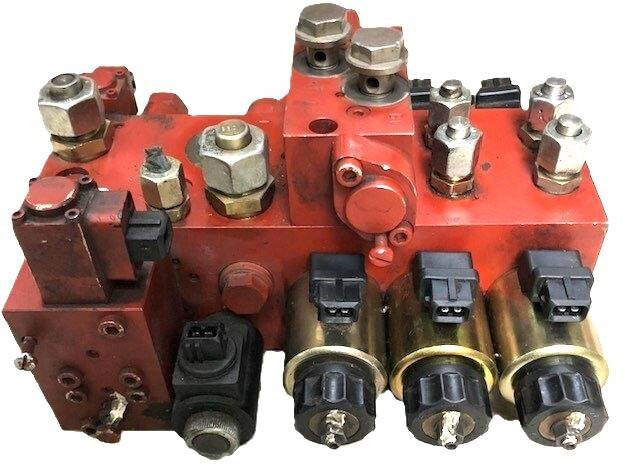 Hydraulic control valve - Válvula hidráulica para Equipo de manutención: foto 3 Hydraulic control valve - Válvula hidráulica para Equipo de manutención: foto 3