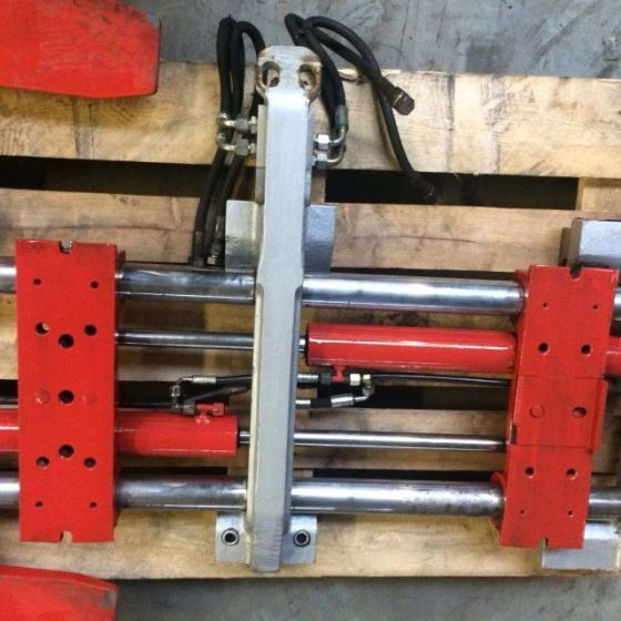 Dürwen Fork positioner with Shaft guidance sideshift - Implemento para Equipo de manutención: foto 2 Dürwen Fork positioner with Shaft guidance sideshift - Implemento para Equipo de manutención: foto 2