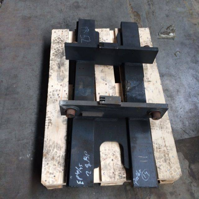 Fork Carriage 1260 mm - Implemento: foto 2 Fork Carriage 1260 mm - Implemento: foto 2