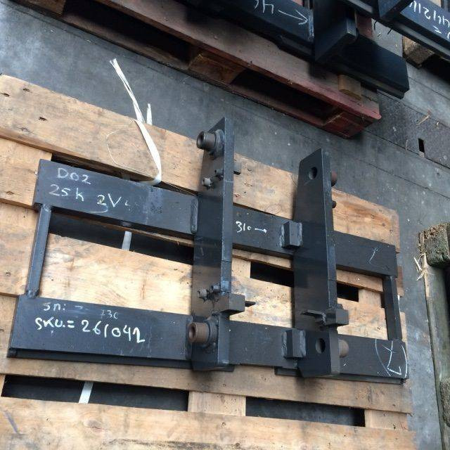 Fork carriage for Nissan - Implemento: foto 2 Fork carriage for Nissan - Implemento: foto 2